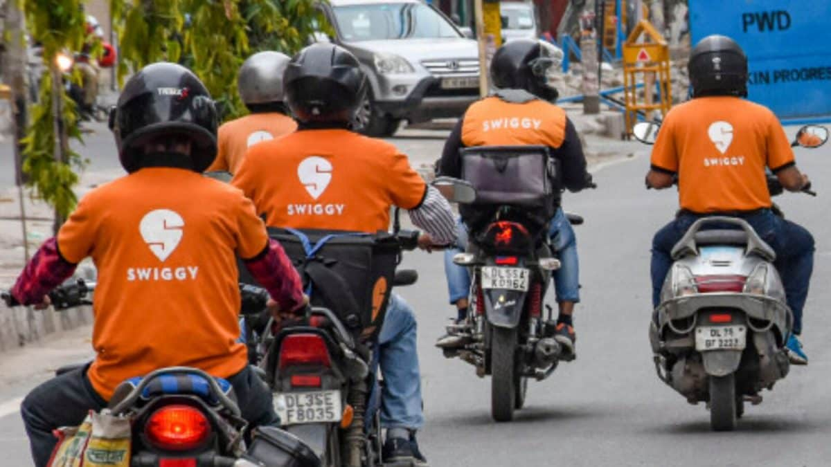 Swiggy Shares Fall Over 4% Ahead Of Q3 Results Today; What Should Investors Do Now?