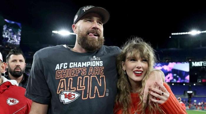 Travis Kelce praises girlfriend Taylor Swift for Chiefs game-day attire